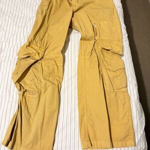 Women’s BDG Tan Cargo Pants size 8 never used
